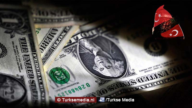Turken doen hun dollars weg, koers schiet omlaag