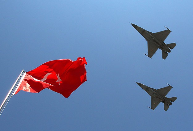 Turkije schiet Syrisch gevechtshelikopter neer