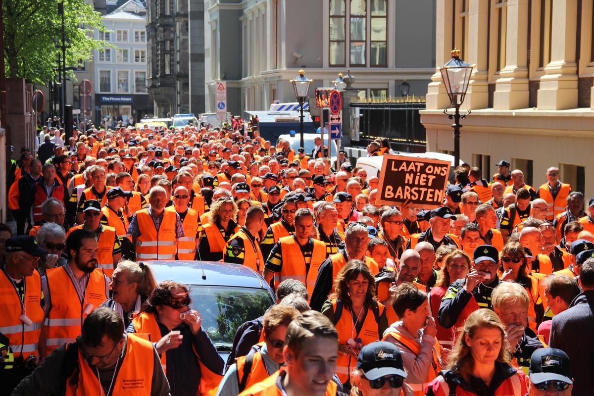 Massaal protest politieagenten in Den Haag