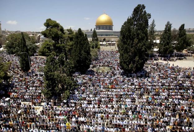 Vrijdaggebed met 350.000 moslims voor Al-Aqsa moskee