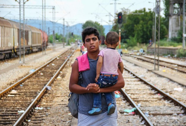 EU roept op tot spoedbijeenkomst over escalerende migrantencrisis