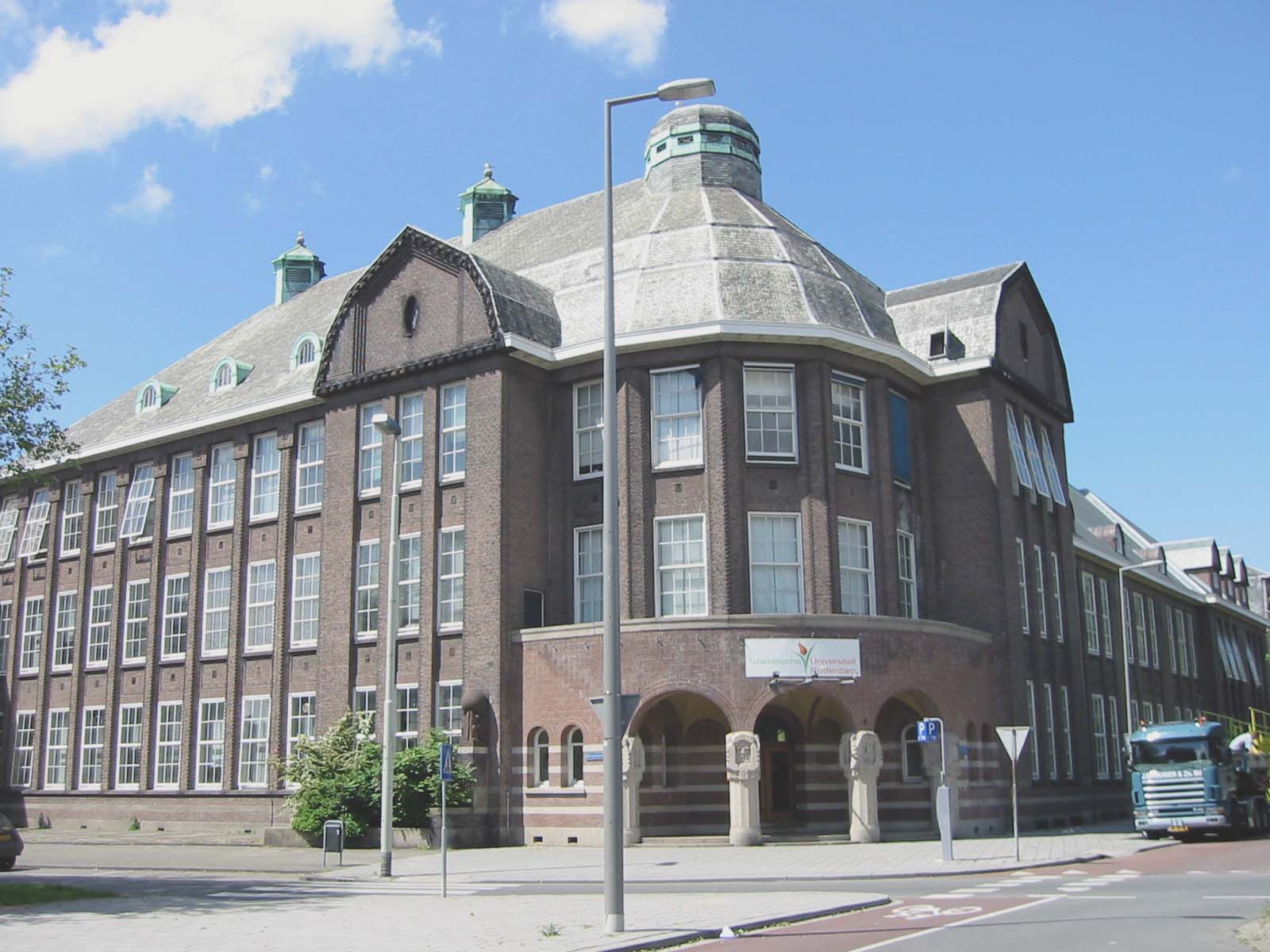 Islamitische Universiteit Rotterdam opent academisch jaar 2015-2016