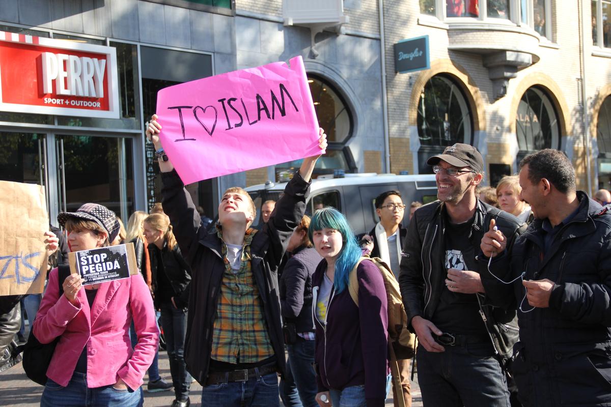 Tegendemonstratie Pegida in Utrecht: I love Islam