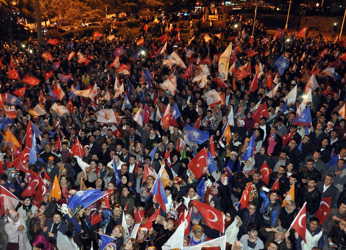 Absolute meerderheid AK-partij in Turkije