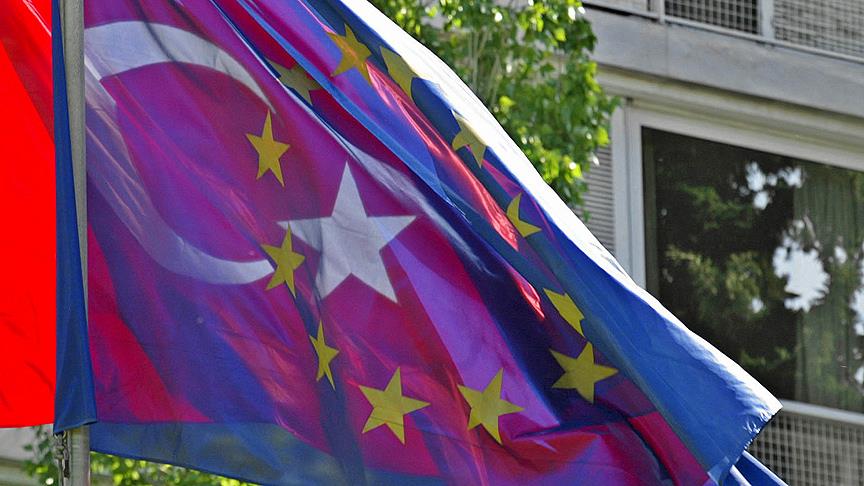 EU prijst vluchtelingenopvang Turkije: ‘Ongekende Turkse steun’