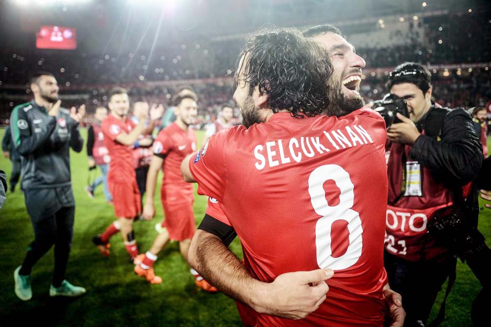 Goal Selçuk Inan tegen IJsland doelpunt van het jaar UEFA op Twitter
