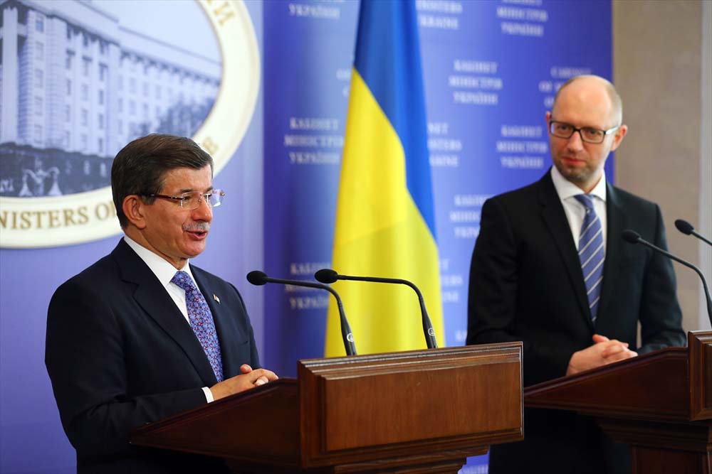Davutoglu waarschuwt Rusland vanuit Kiev: ‘Tijd van de Sovjet-Unie is allang voorbij’