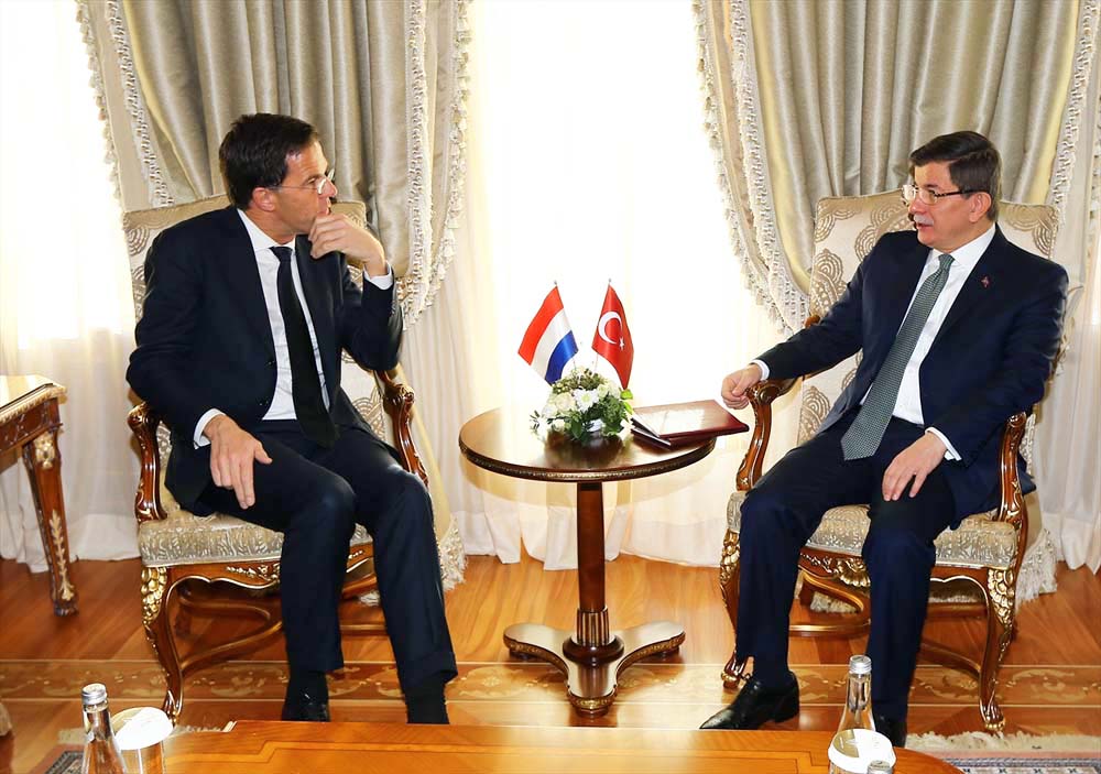 Türkevi: ‘Harteloze kringen willen bezoek Davutoglu aan Rutte overschaduwen’