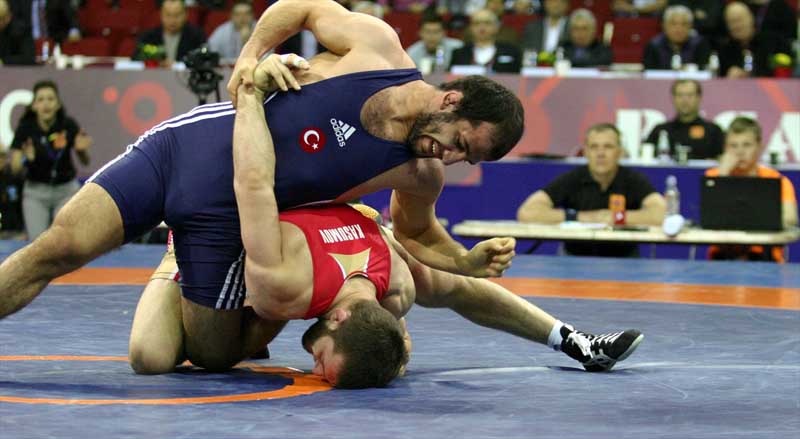 Turkse worstelaars Europees kampioen