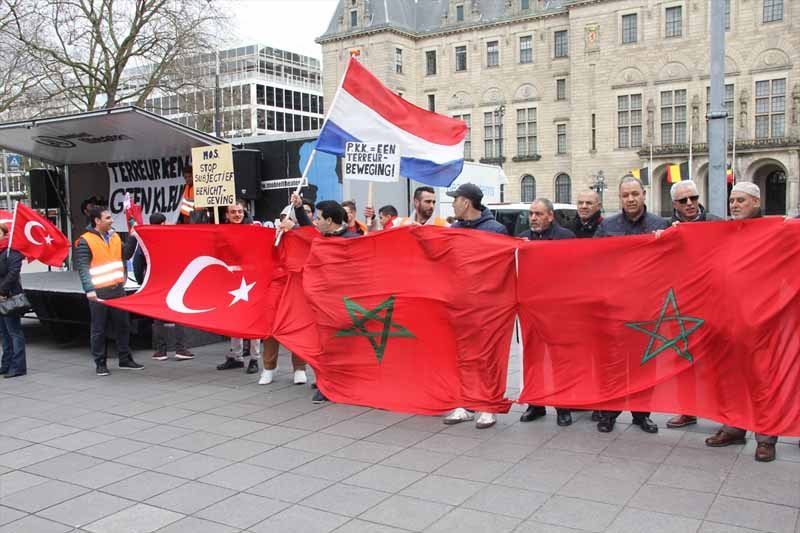 Turkse en Marokkaanse Nederlanders protesteren samen tegen terreur
