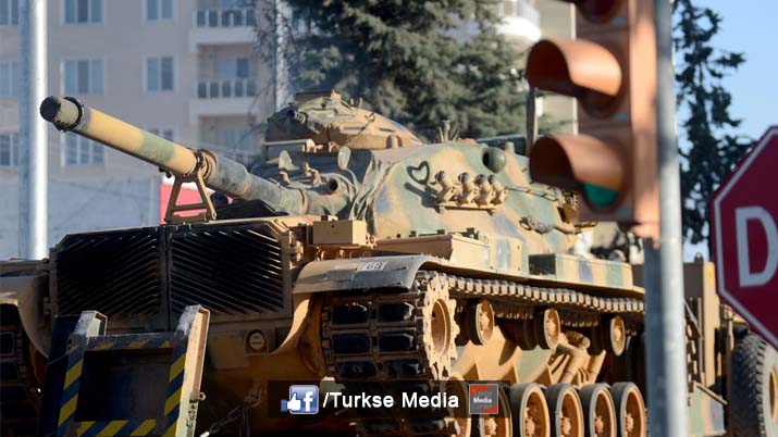 Turkije stuurt extra tanks en artillerie naar grens