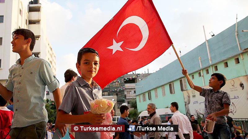 Feest in Gaza: Turkse hulp gearriveerd