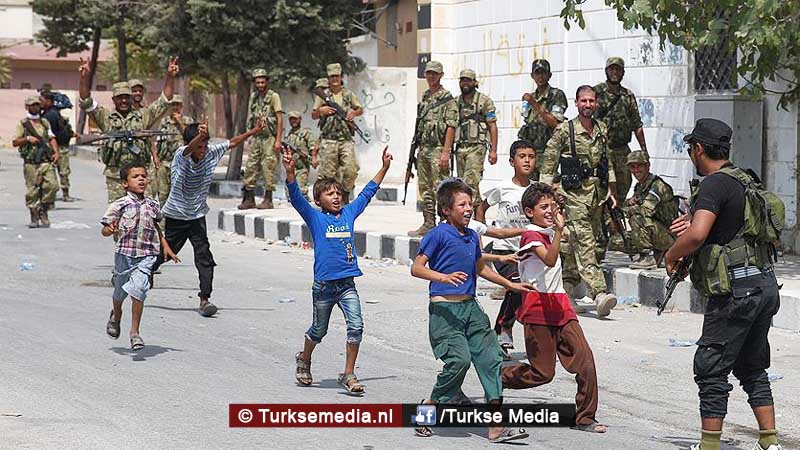 Syrische kinderen vieren vrijheid na Turkse redding Jarablus (foto’s)