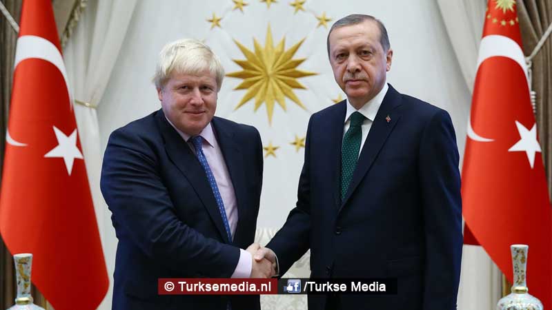 Pro-Turkije-actie Johnson onder vuur: ‘Hypocrisie op Olympisch niveau’