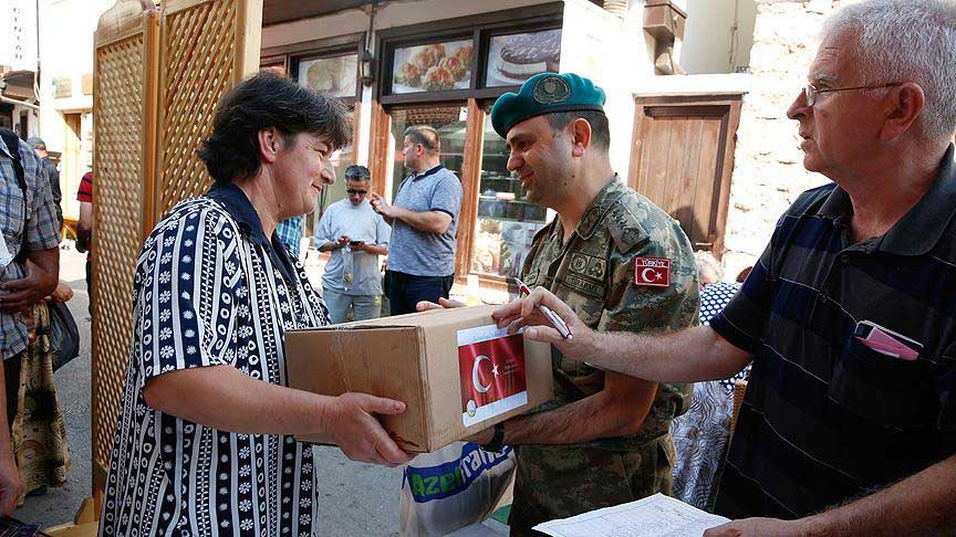 turken-helpen-miljoenen-mensen-over-de-hele-wereld-tijdens-offerfeest-3-2