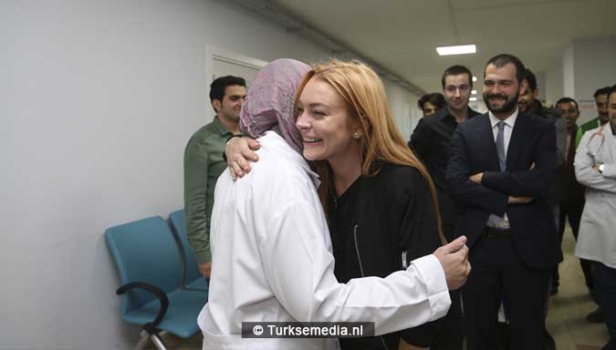 hollywood-ster-lindsay-lohan-eens-met-erdogan-beeld-over-turkije-oneerlijk-fotos-3