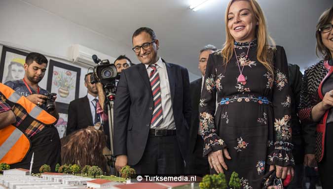 hollywood-ster-lindsay-lohan-eens-met-erdogan-beeld-over-turkije-oneerlijk-fotos-5