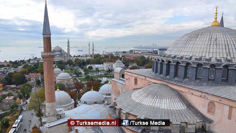 Na jaren: gebedsoproep vanaf Ayasofya moskee in Istanbul