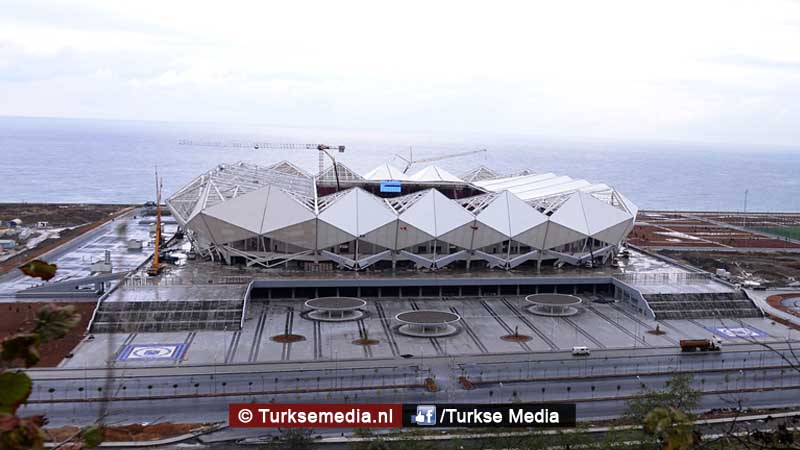 Stadion Trabzon met uniek dak bijna afgerond (foto’s)