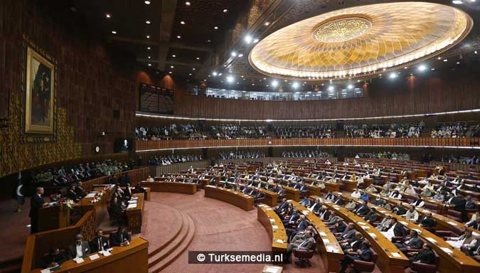 turkije-erg-hartelijk-ontvangen-door-pakistan-broederlanden-fotogalerij-8