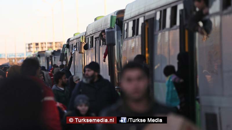 Geëvacueerde Syriërs Aleppo bedanken Turkije en Erdogan (foto’s)