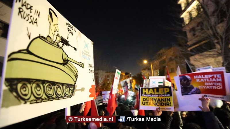 Protest duizenden Turken tegen Assad en Iran: ‘Vrees alvast voor Dag des Oordeels’