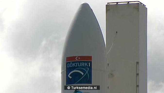 turkije-schiet-militaire-satelliet-de-ruimte-in-3