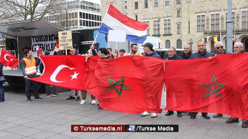 Kippenvel: zo steunden Marokkanen Turkije tijdens couppoging