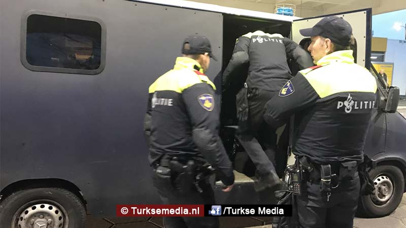 'Gegijzelde' Turkse consul: Minister Kaya tegengehouden door Nederlandse politie