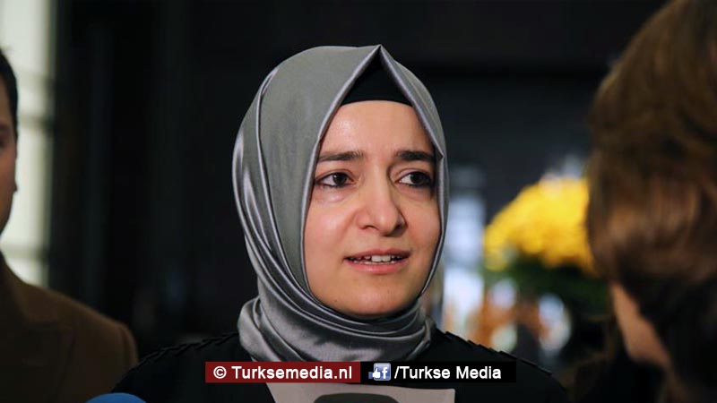 Turkse minister komt met de auto naar Nederland