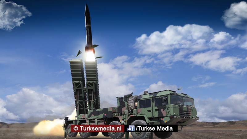 Turkije toont eigen raket tijdens beurs