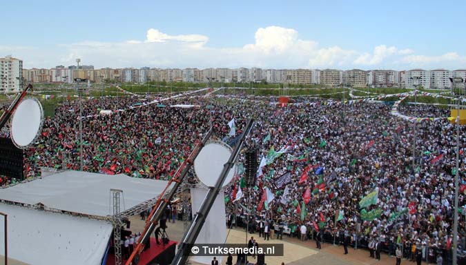 Turkse Koerden massaal bijeen voor herdenking profeet (exclusieve fotogalerij)18