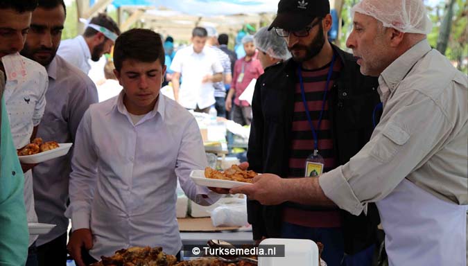 Turkse Koerden massaal bijeen voor herdenking profeet (exclusieve fotogalerij)5