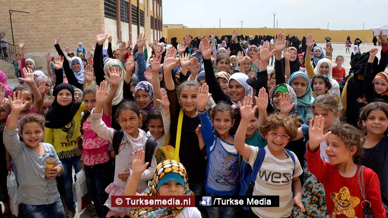 Deze Syrische kinderen in Bab gaan dankzij Turkije weer naar school: ‘Bedankt’