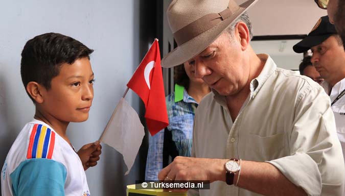 President Colombia opent door Turkije gebouwde school‘Bedankt Erdogan’3