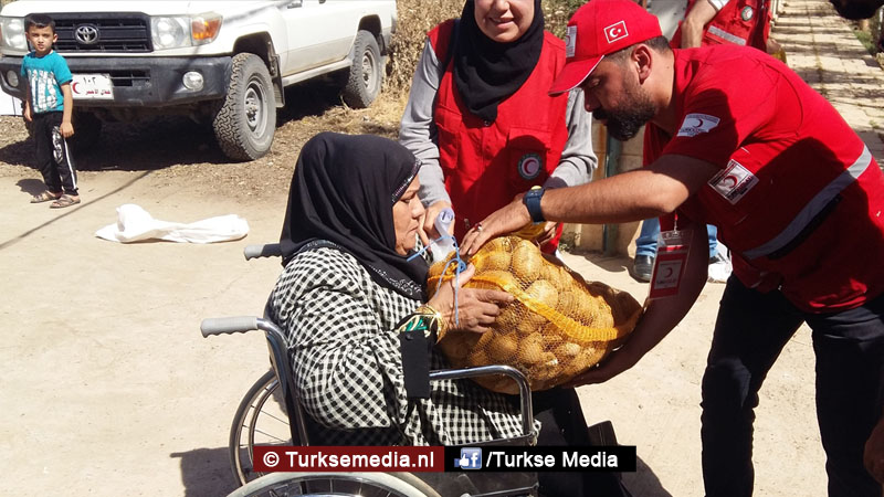 Turken arriveren in Mosul: Ramadanhulp voor Irakezen (foto’s)