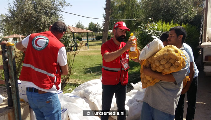 Turken arriveren in Mosul Ramadanhulp aan Irakezen (foto’s)3