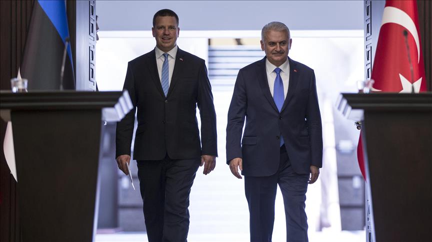 Turkey, Estonia discuss EU ties, refugee crisis