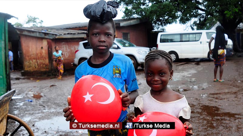 Turken renoveren scholen en een weeshuis in Ghana (foto's)