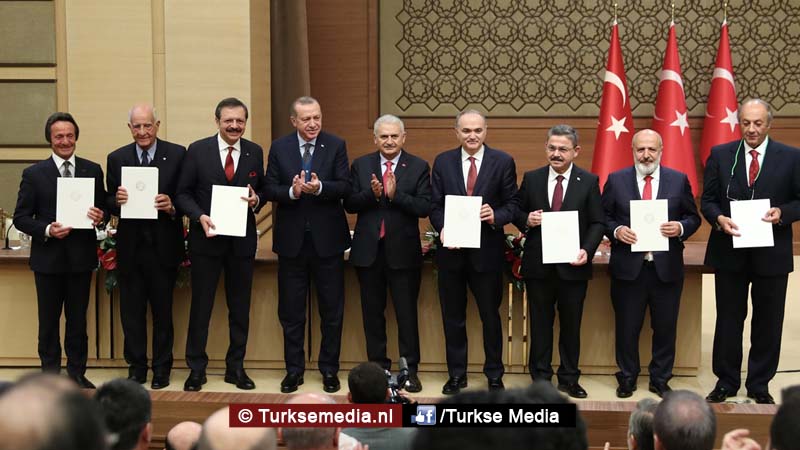 Bouwers en datum Turkse auto bekend