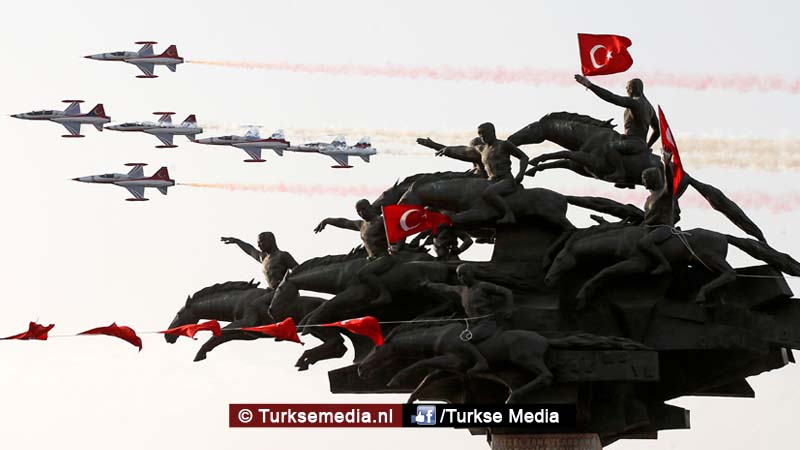 Waarom wordt Turkije van alle kanten aangevallen?
