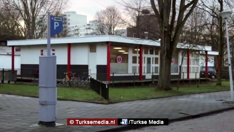 Moskee Amsterdam reageert op islamofobische extreem-rechtse daad met onthoofde pop