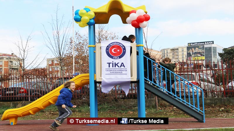 Turkije restaureert twee scholen in Kosovo