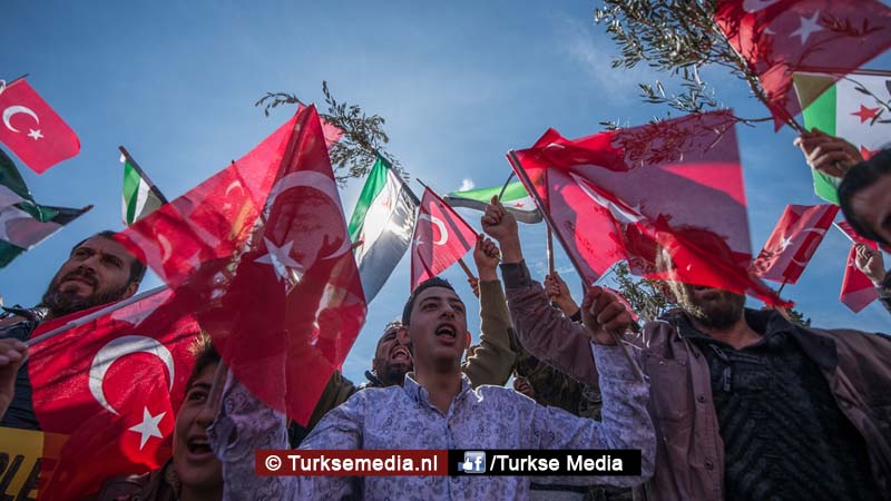Syriërs steunen Turkse schoonmaak Afrin: exclusieve foto's