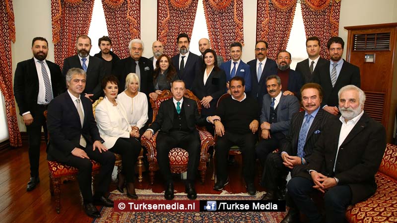 Turkse artiesten op verjaardagsbezoek bij Erdoğan