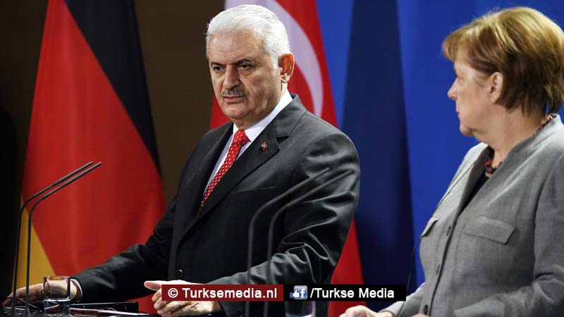 Turkse premier tegen Merkel: YPG is een terreurgroep