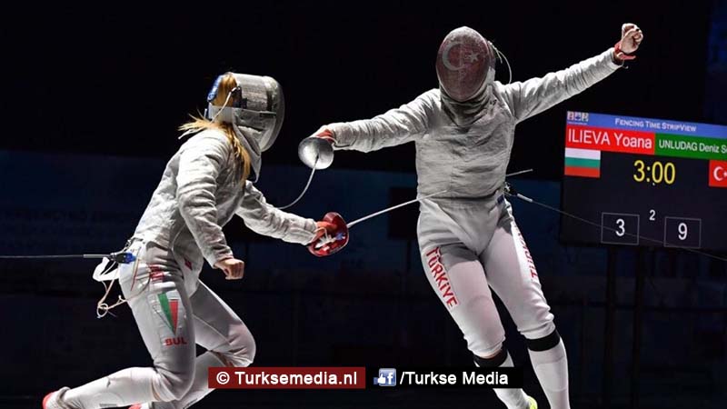 Turkse tiener Europees kampioen schermen, doet titel cadeau aan militairen
