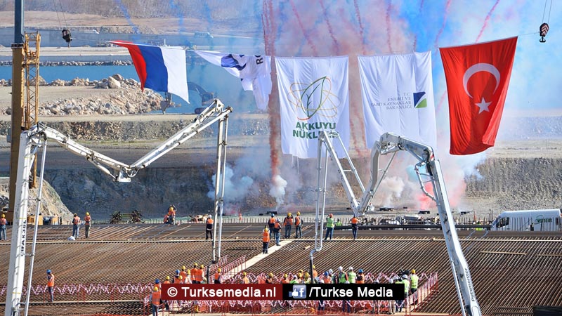 Turkije start bouw kerncentrale, Putin naar Ankara
