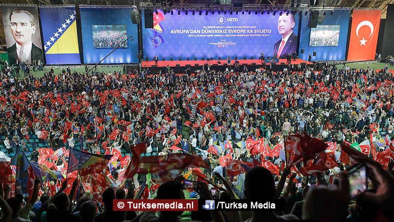 Europese Turken massaal naar Bosnië voor Erdoğan