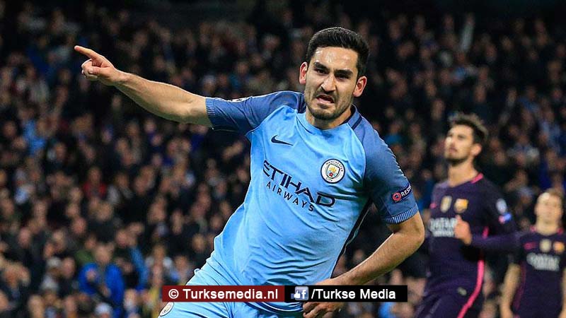Auto Turks-Duitse profvoetballer vernield na foto met Erdoğan